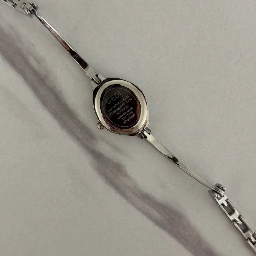 Sku0190 Retro Silver Women Fashion Round‎ Watch Stainless steel + gift bag